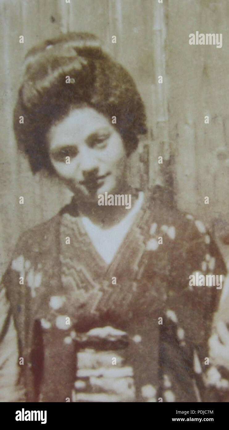 143 Giuliana Stramigioli das Tragen eines Kimonos 1937 Stockfoto