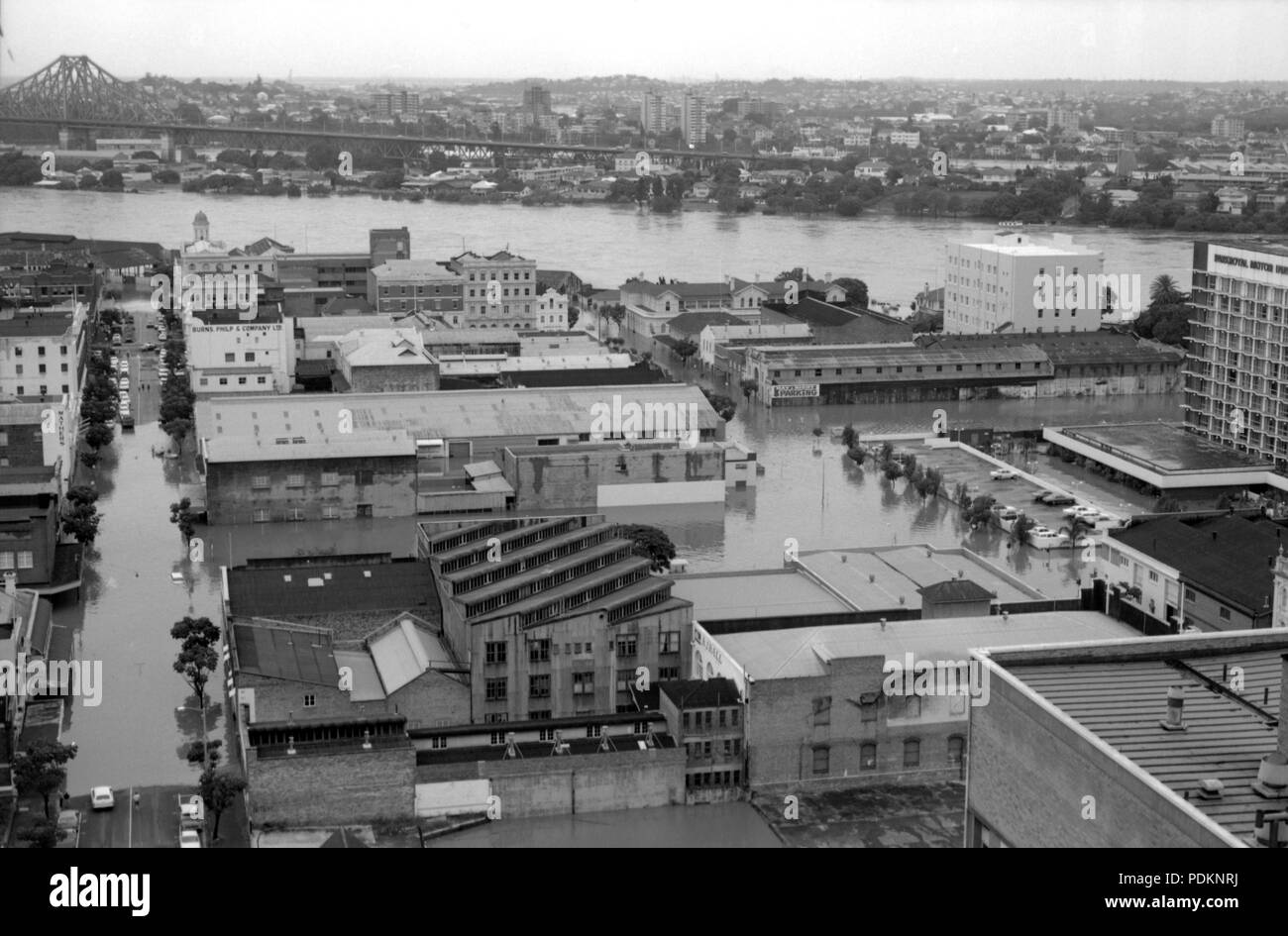 10 Luftaufnahme von Brisbane City während der Flut 1974, Januar 1974 Stockfoto