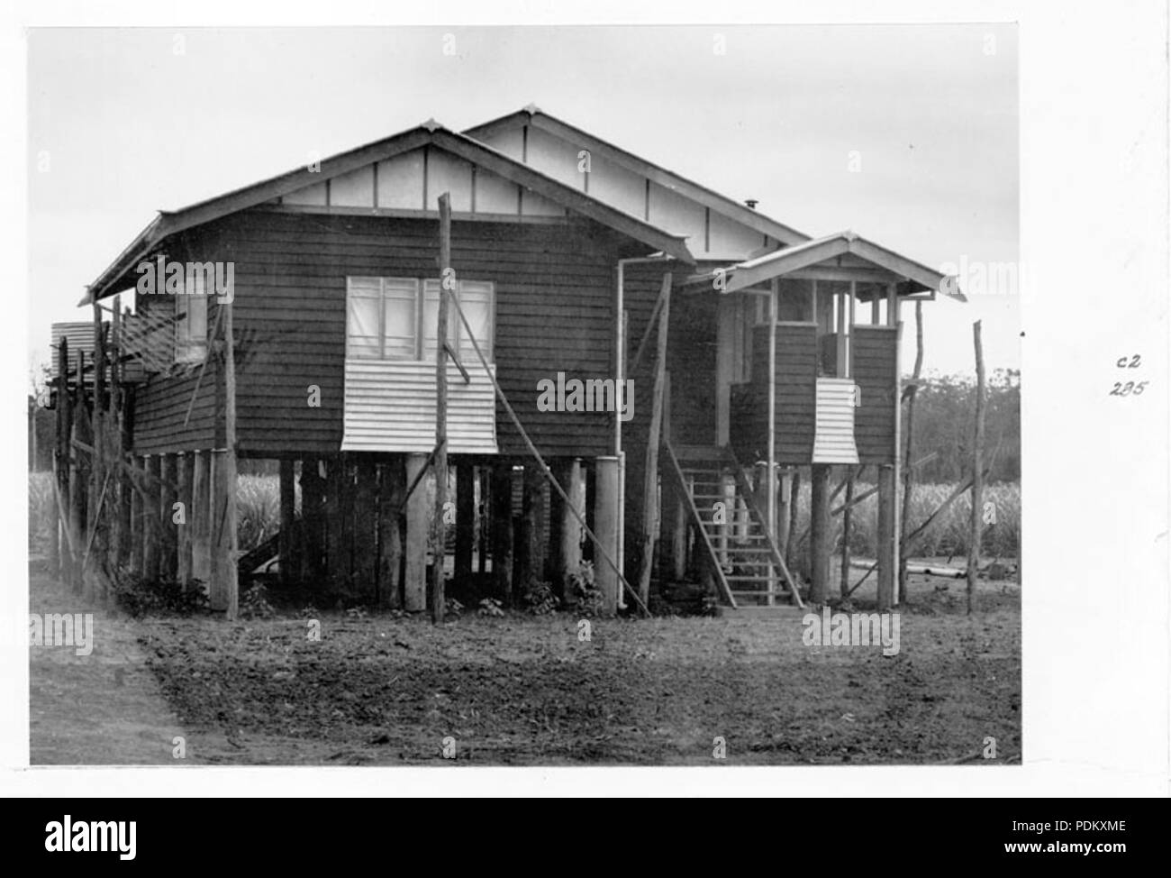 115 Queensland State Archive 4350 Typische Siedler home Am Childers Soldaten Siedlung 1950 Stockfoto