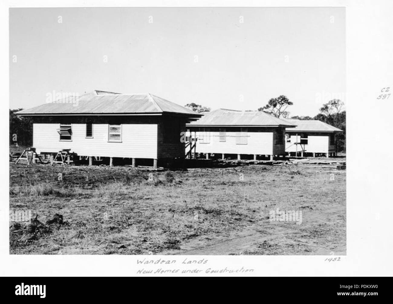 115 Queensland State Archive 4452 Wandoan landet neue Häuser im Bau 1952 Stockfoto