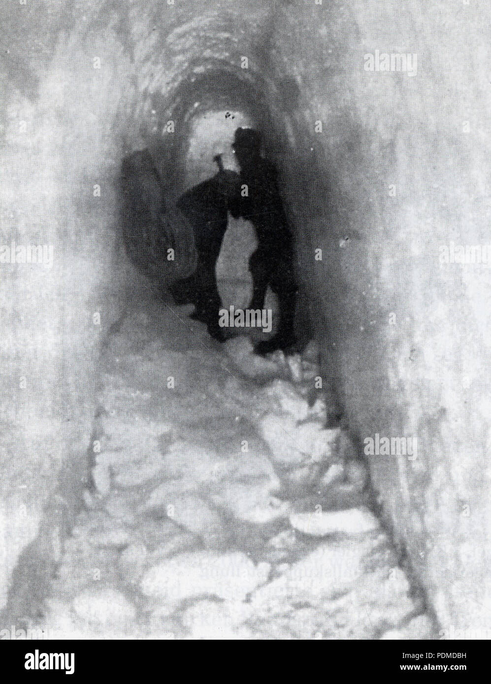 155 Hohe Schneide Eistunnel graben Stockfoto