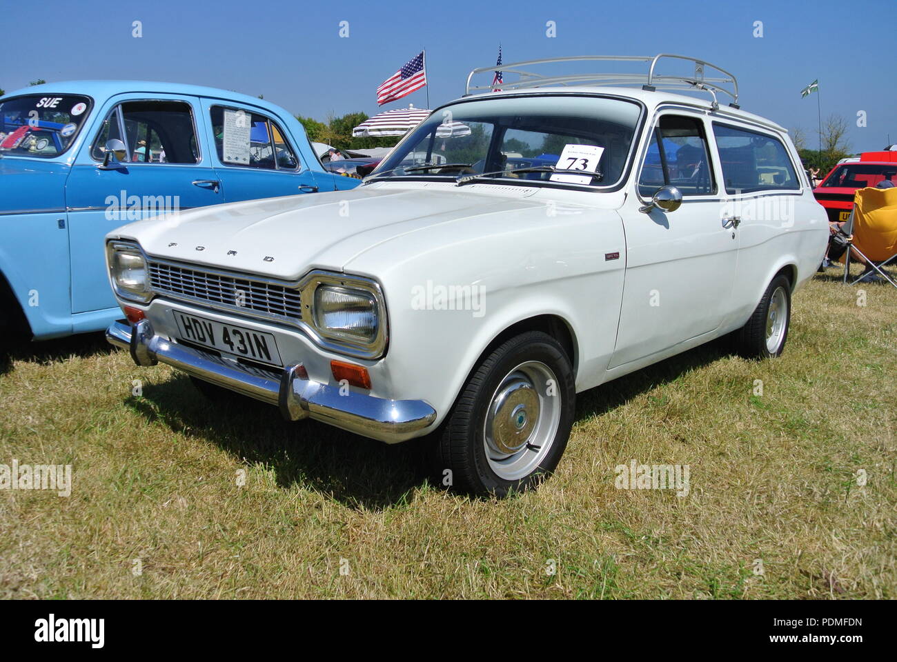 Immobilien Ford Escort MK1 Classic Auto oben auf Anzeige an Torbay Steam Fair, Churston, Devon, England, UK geparkt Stockfoto