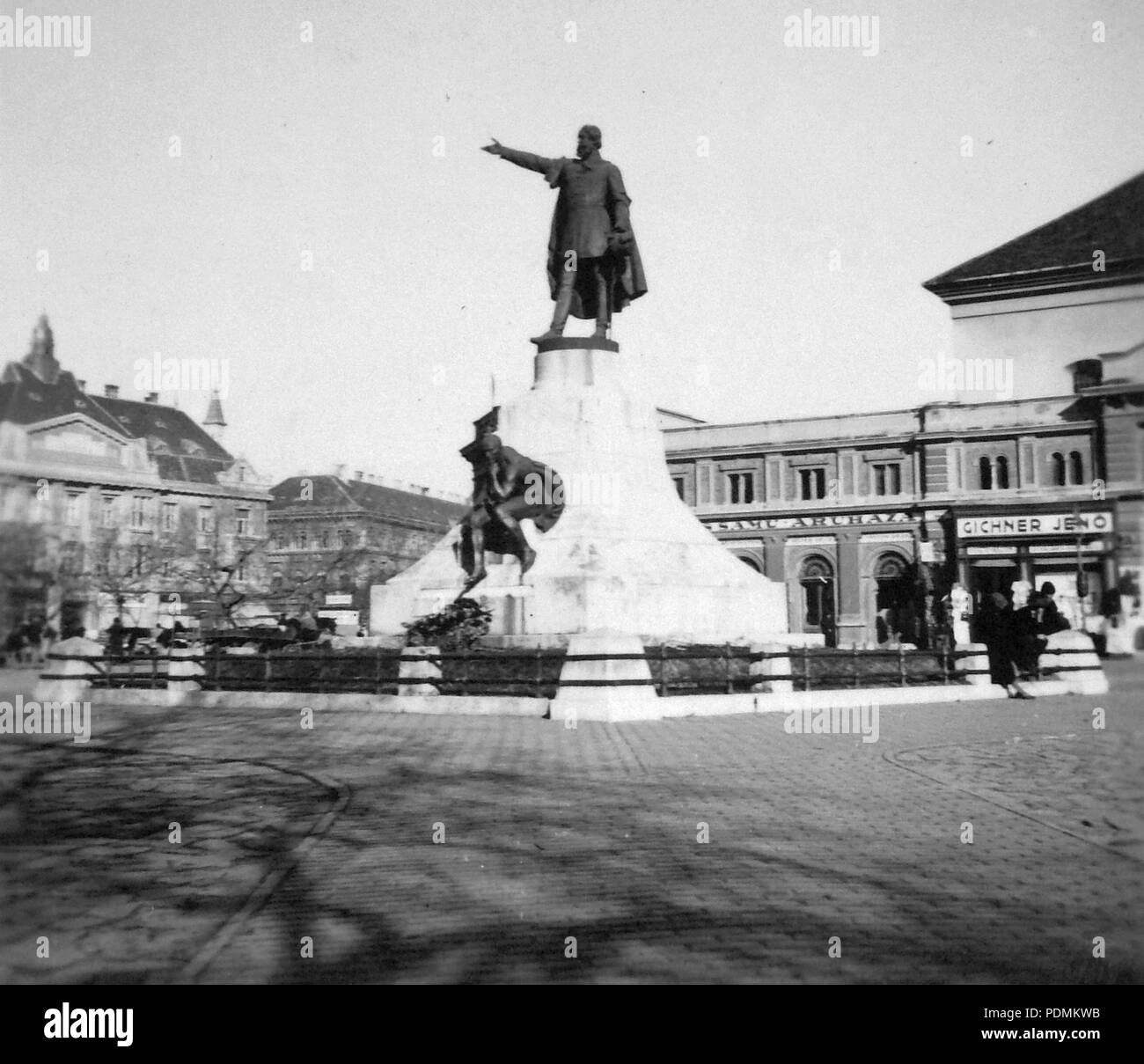 185 Kossuth tér, Kossuth Lajos szobra (Ede Telcs, 1906.). Fortepan 8264 Stockfoto
