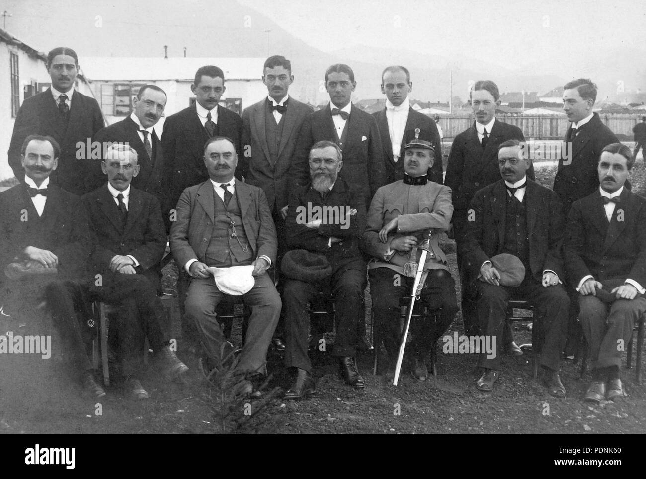 8 Tableau, Männer, Uniform, Schwert, Hof Fortepan14708 Stockfoto