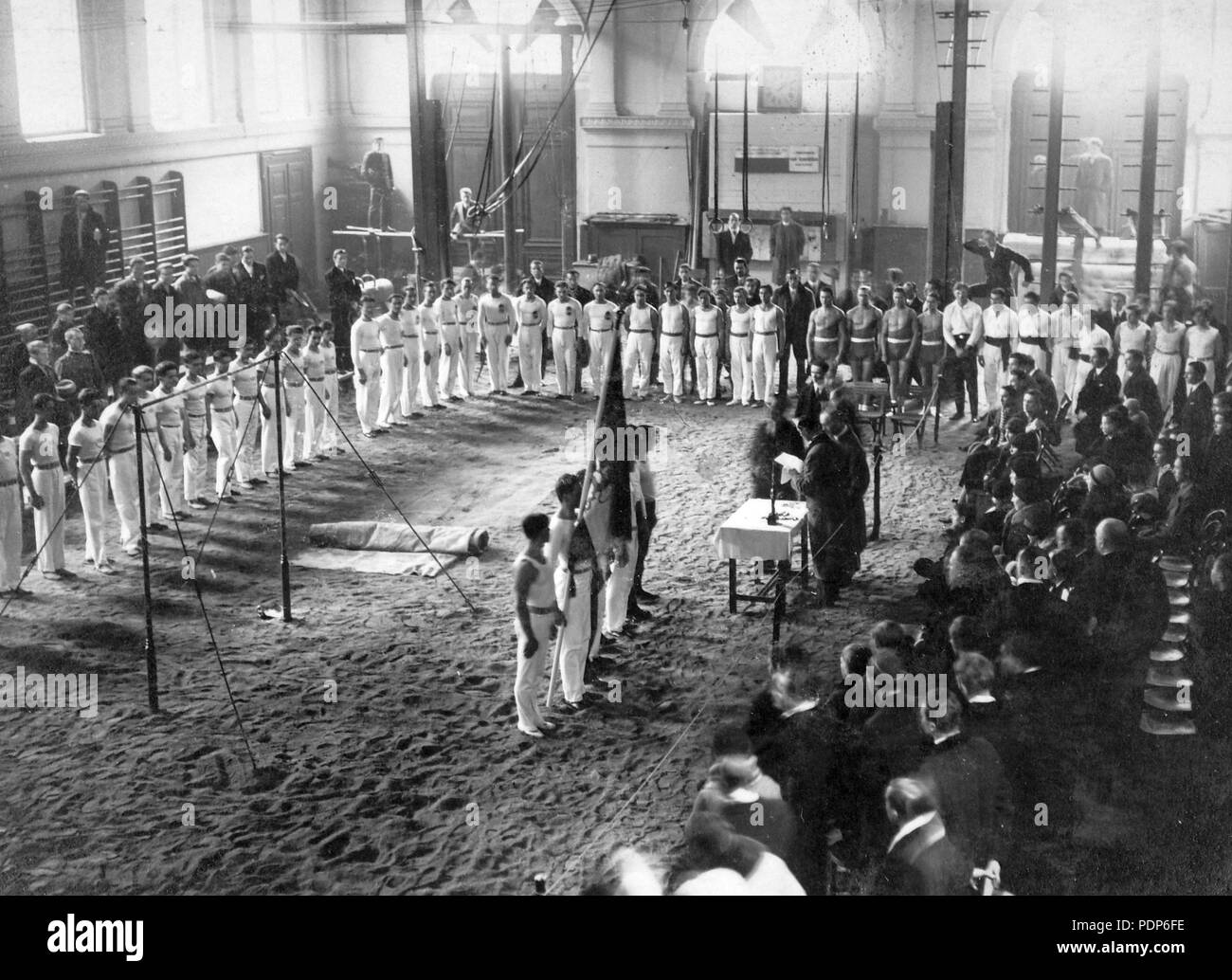 350 Szentkiralyi utca 26. Józsefvárosi Torna Egylet (egykor a Nemzeti Tornacsarnok). 14370 Fortepan Stockfoto