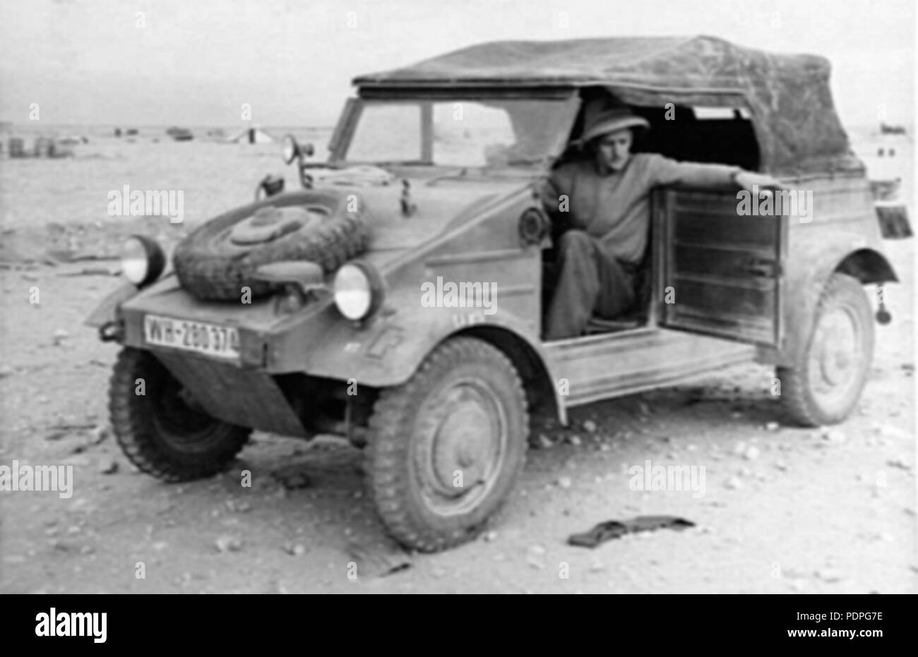 31 erfassten VW Kuebelwagen in der Nähe von Fort Capuzzo 1941 Stockfoto