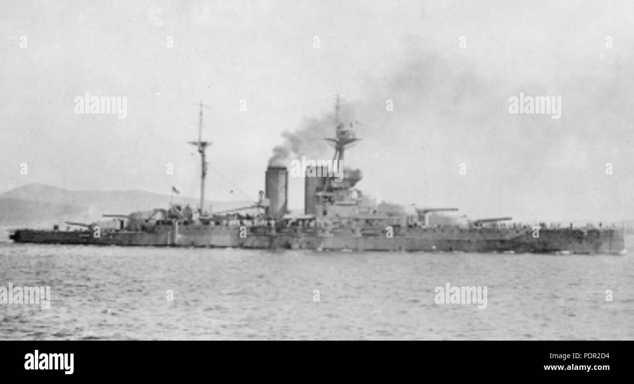 60 HMS Queen Elizabeth Limnos 1915 AWM H 12931 eingerastet Stockfoto 60 HMS Queen Elizabeth Limnos 1915 AWM H 12931 eingerastet Stockfoto