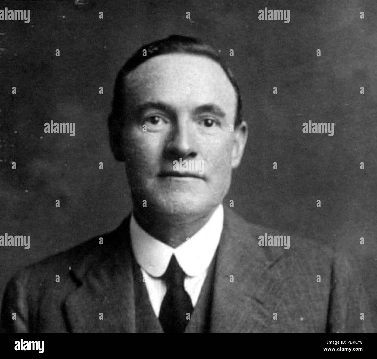 113 Queensland State Archive 4013 Porträt des verstorbenen Herrn E Graham Staatssekretär und Leiter der Abteilung Marketing der Landwirtschaft und c 1925 Stockfoto