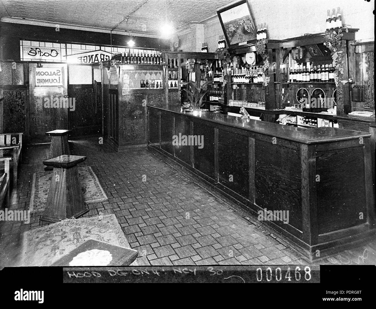 133 12213 SLNSW Penfolds Weine Anzeige in Fred Dineens Kings Cross Wein Salon Stockfoto