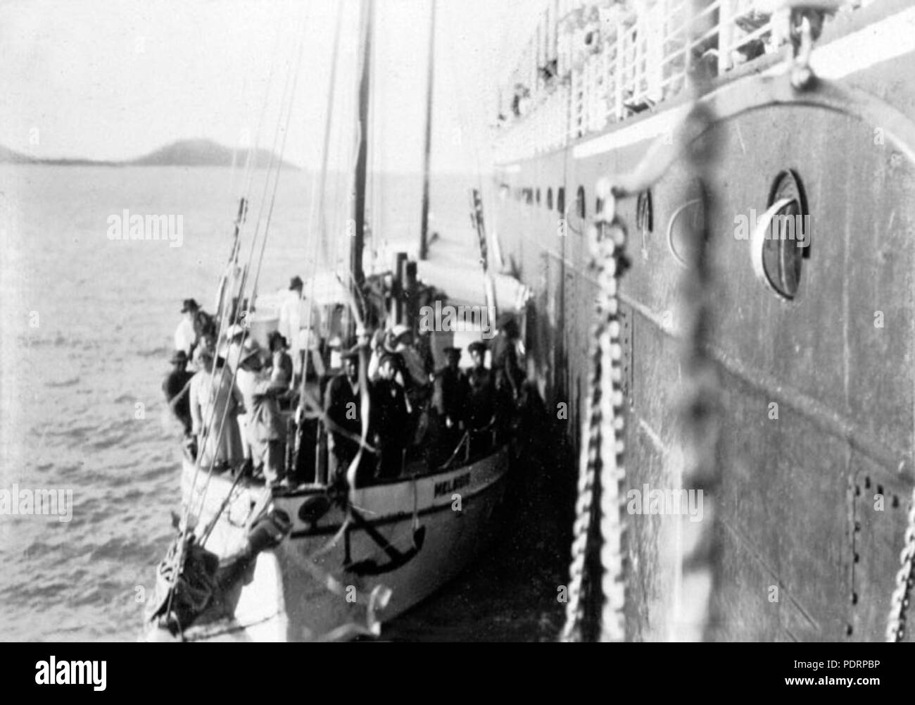 120 Queensland State Archive 5793 Melbidir II Neben der SS Marella für Juni 1931 Boarding Stockfoto