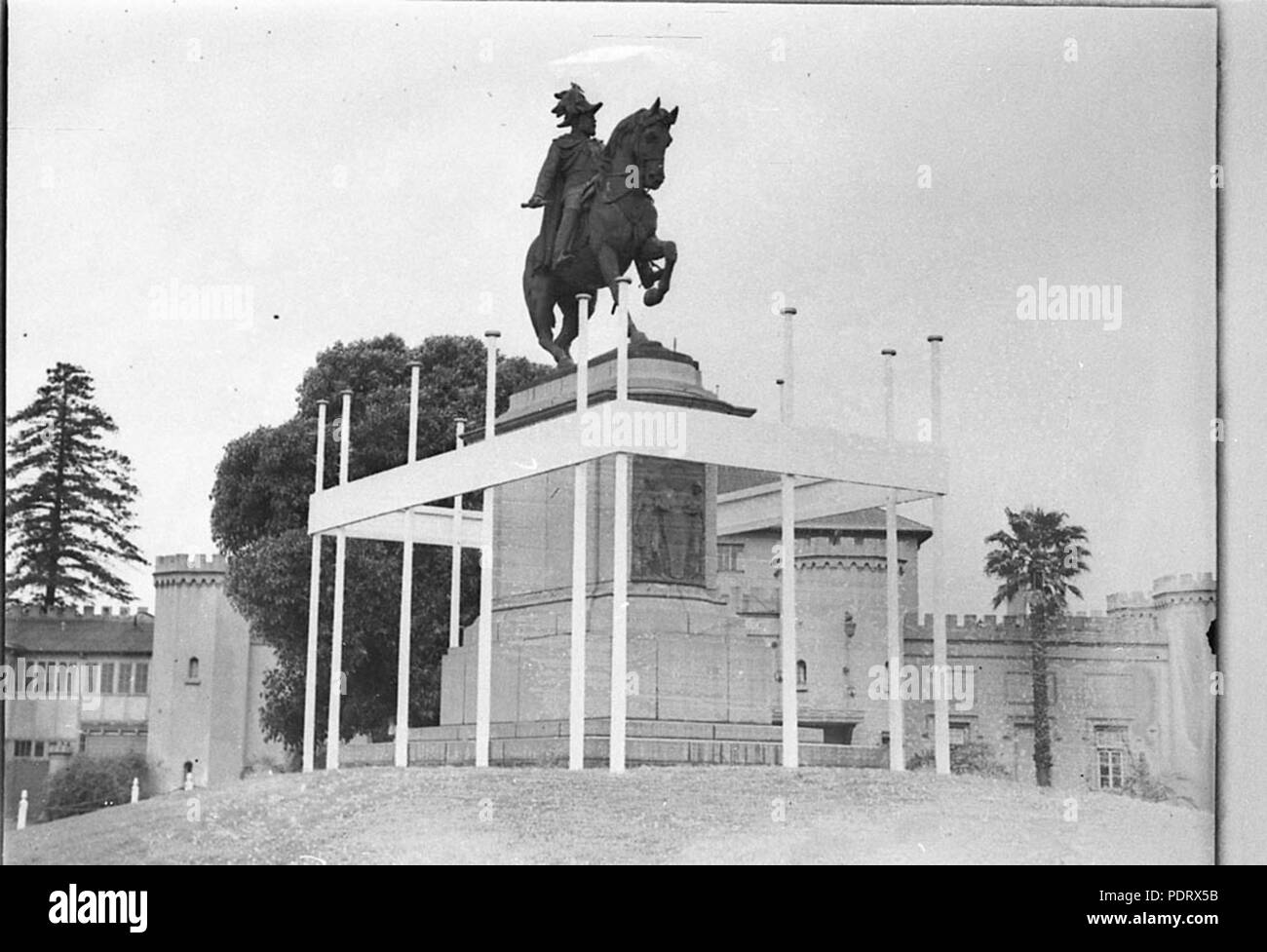 162 SLNSW 442598 Dekorationen Reiterstandbild von Edward VII Gloucester Königlicher Besuch 1934 Stockfoto