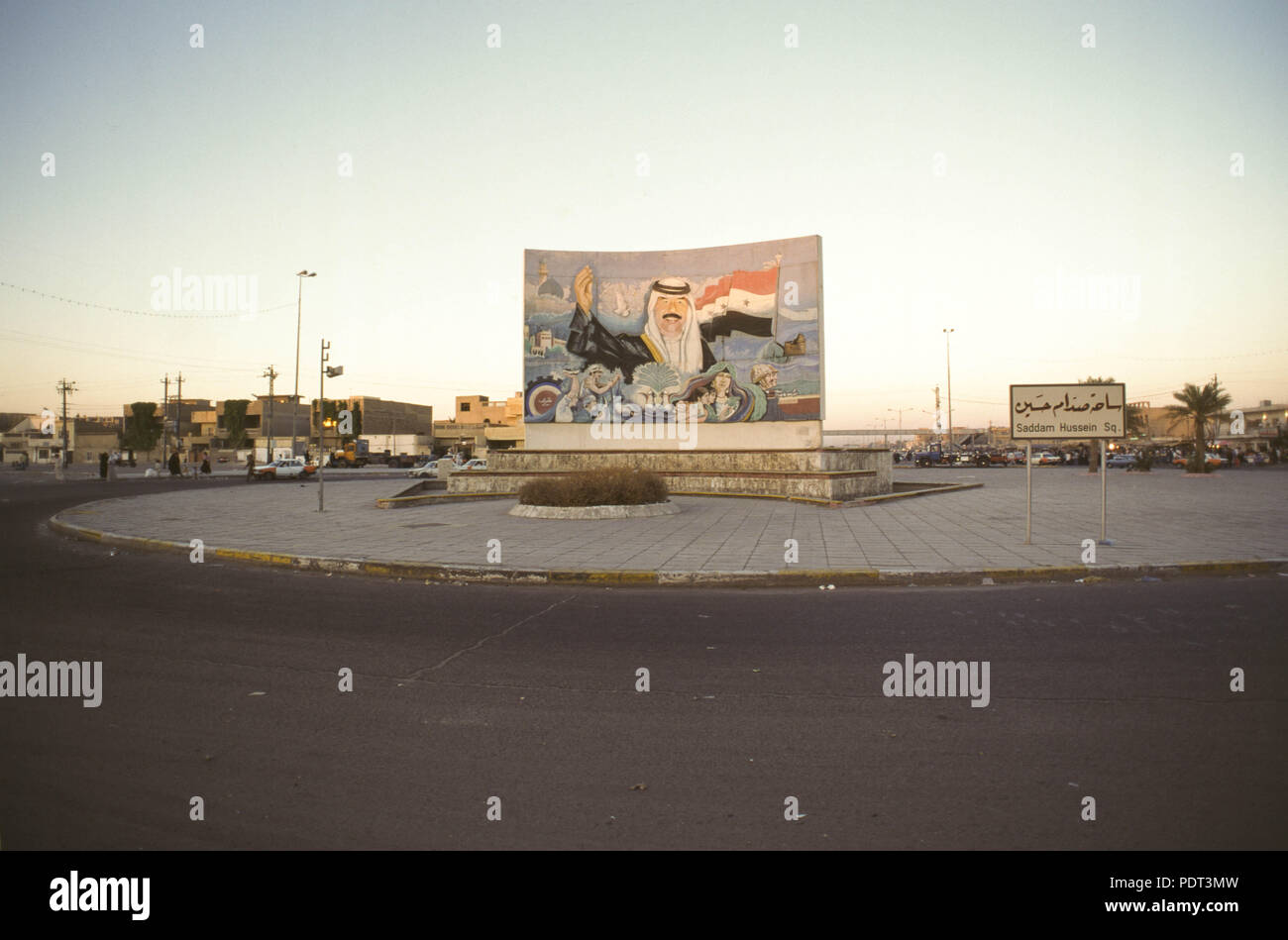 Ein wandbild von strongman Präsident Saddam Hussein in 1995, Saddam Hussein Square, Bagdad. Stockfoto