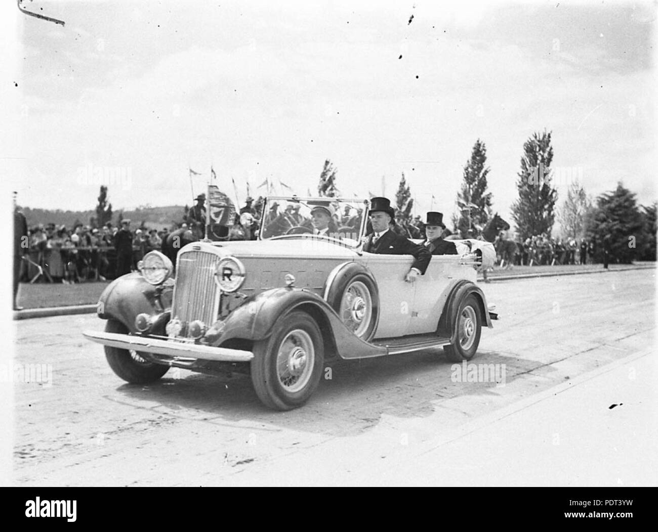 171 SLNSW7396 Gloucester durch Canberra in VIP-Humber angetrieben wird Stockfoto