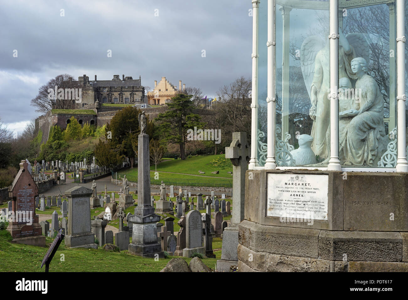 Blick auf die Burg Stirling aus dem Alten Friedhof, Stirling, Schottland, Stirlingshire Stockfoto