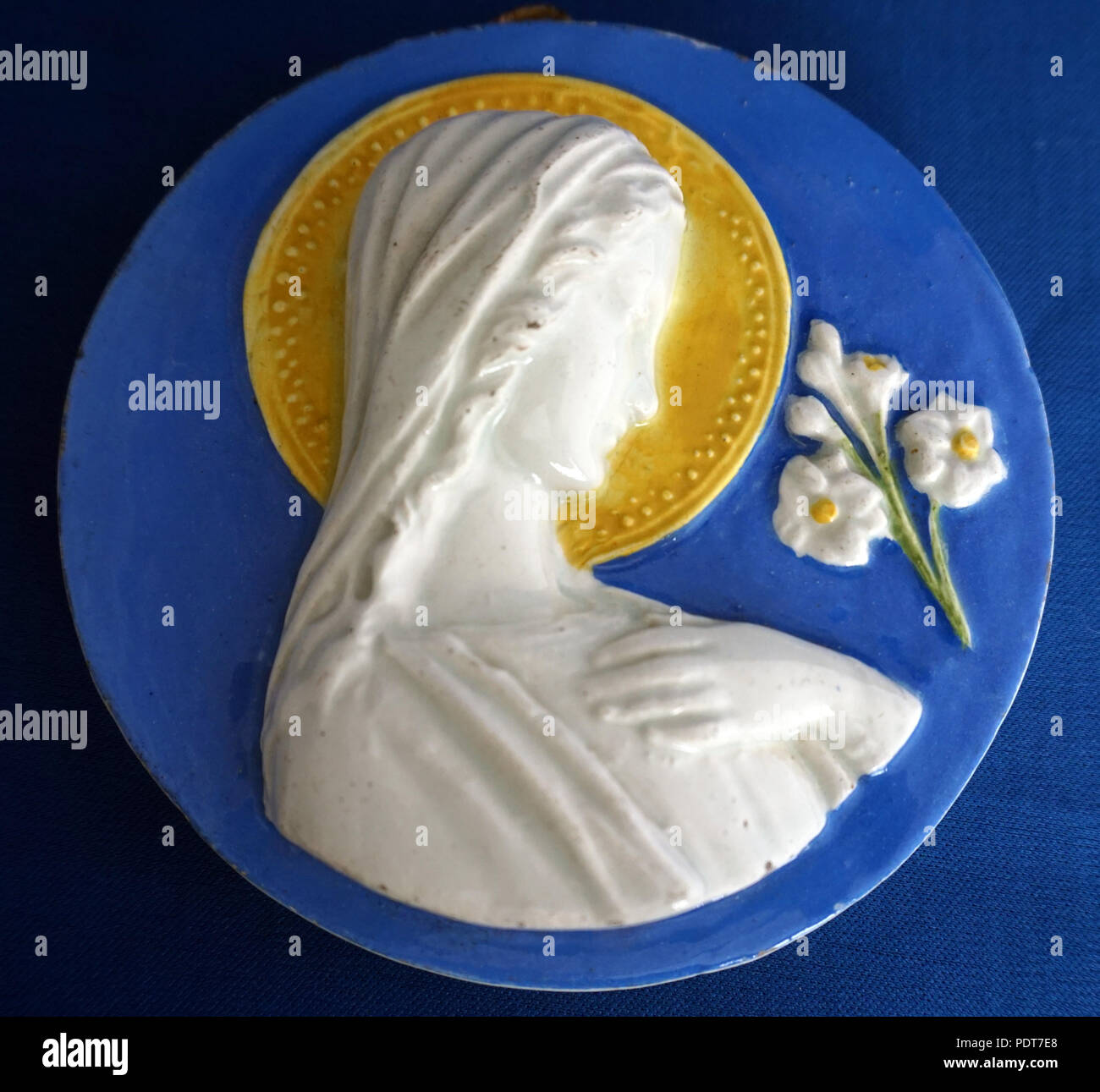 Cantagalli italienische Fayencen Keramik Madonna antike Keramik Wall Plaque Stockfoto