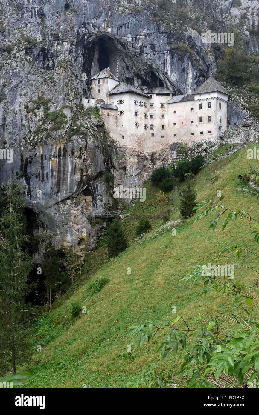 Predjama Castle In Slowenien Stockfoto