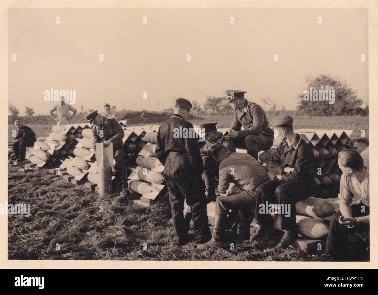Bild aus dem Fotoalbum von Oberfeldwebel Karl gendner von 1. Staffel, Kampfgeschwader 40:Untertitel als 'Bombe dump Geibelstadt, Oktober 1938". Giebelstadt Airfield war die Basis des 8./KG 355, mit denen Gendner zu dieser Zeit serviert. Stockfoto