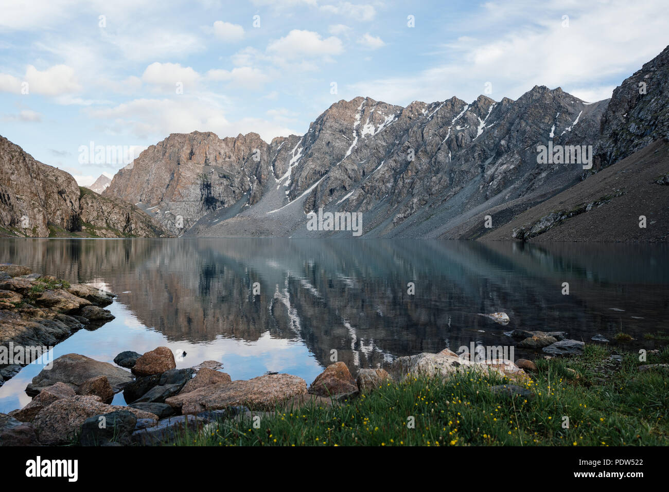 Der Ala Kul See in Kirgisistan Stockfoto