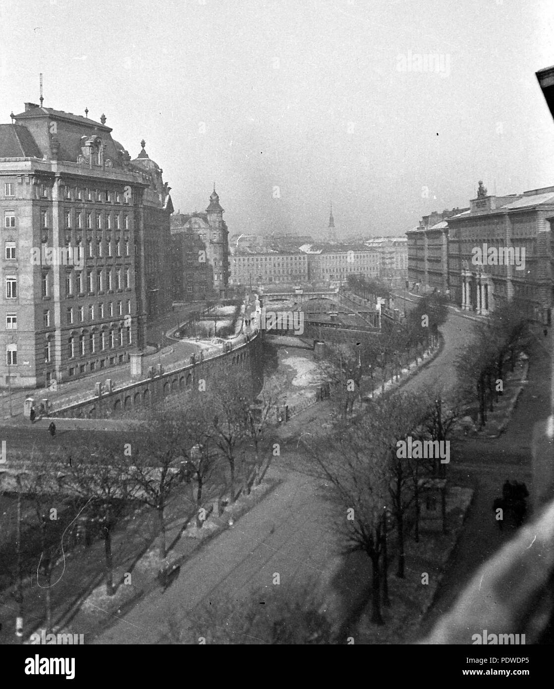 189 Középen a Wien folyó Fortepan 11489 Stockfoto