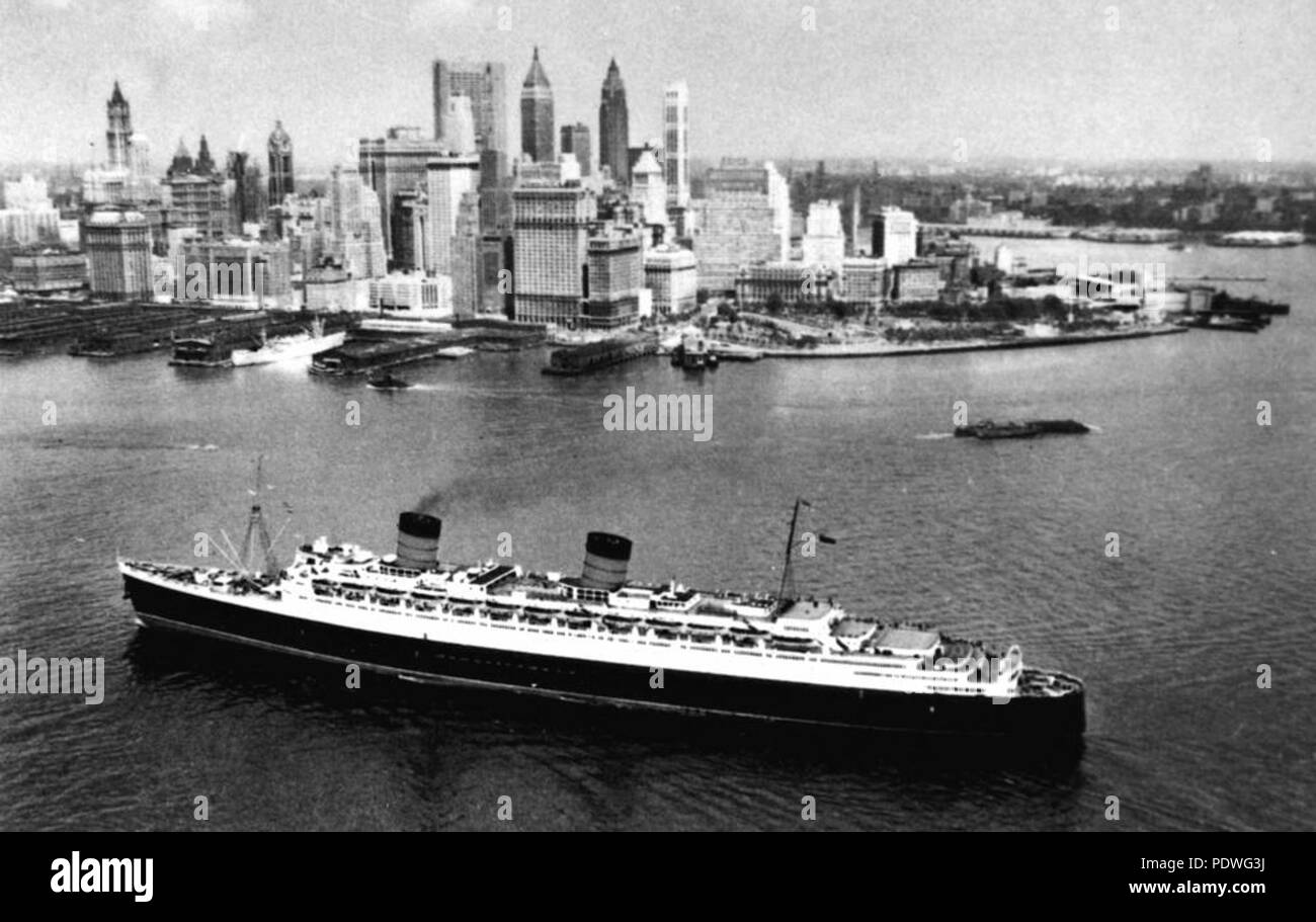 229 StateLibQld 1 147799 Queen Elizabeth (Schiff) Stockfoto