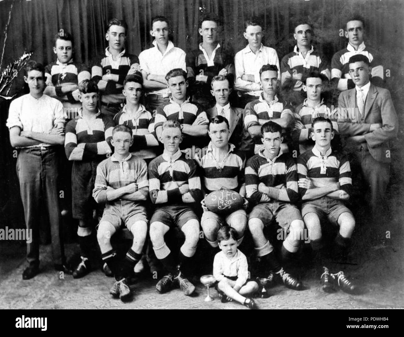 236 StateLibQld 1 163111 Sandgate Junior Rugby League Club, 1930 Stockfoto