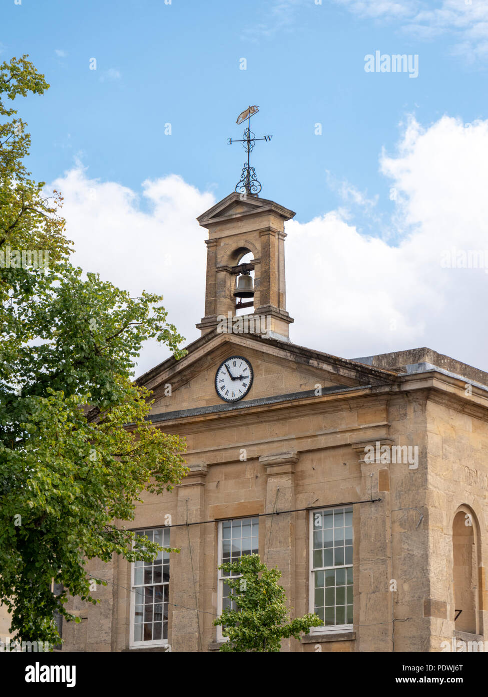Das Rathaus in Chipping Norton, Oxfordshire UK Stockfoto