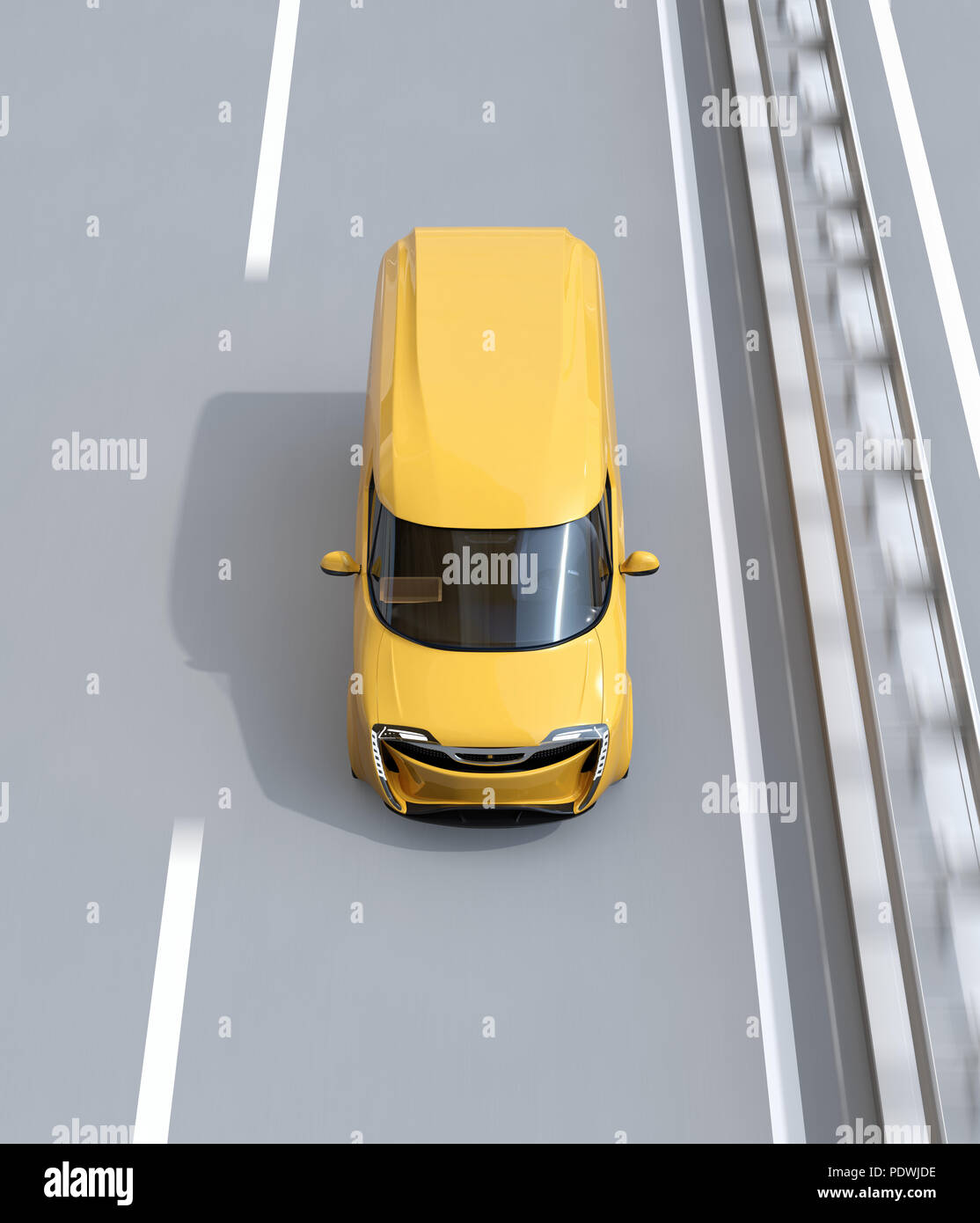 Vorderansicht des gelben Selbstfahrer Lieferwagen fahren auf der Autobahn. 3D-Bild. Stockfoto