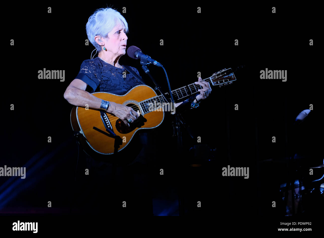 Joan Baez auf der Bühne Attraverso Festival in Pollenzo für Ihre "Fare Dir gut' Konzert Tour. (Foto von Jyoti Kapoor/Pacific Press) Stockfoto