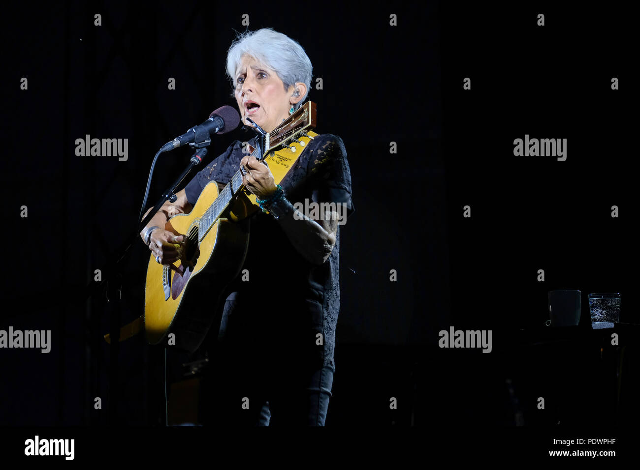 Joan Baez auf der Bühne Attraverso Festival in Pollenzo für Ihre "Fare Dir gut' Konzert Tour. (Foto von Jyoti Kapoor/Pacific Press) Stockfoto