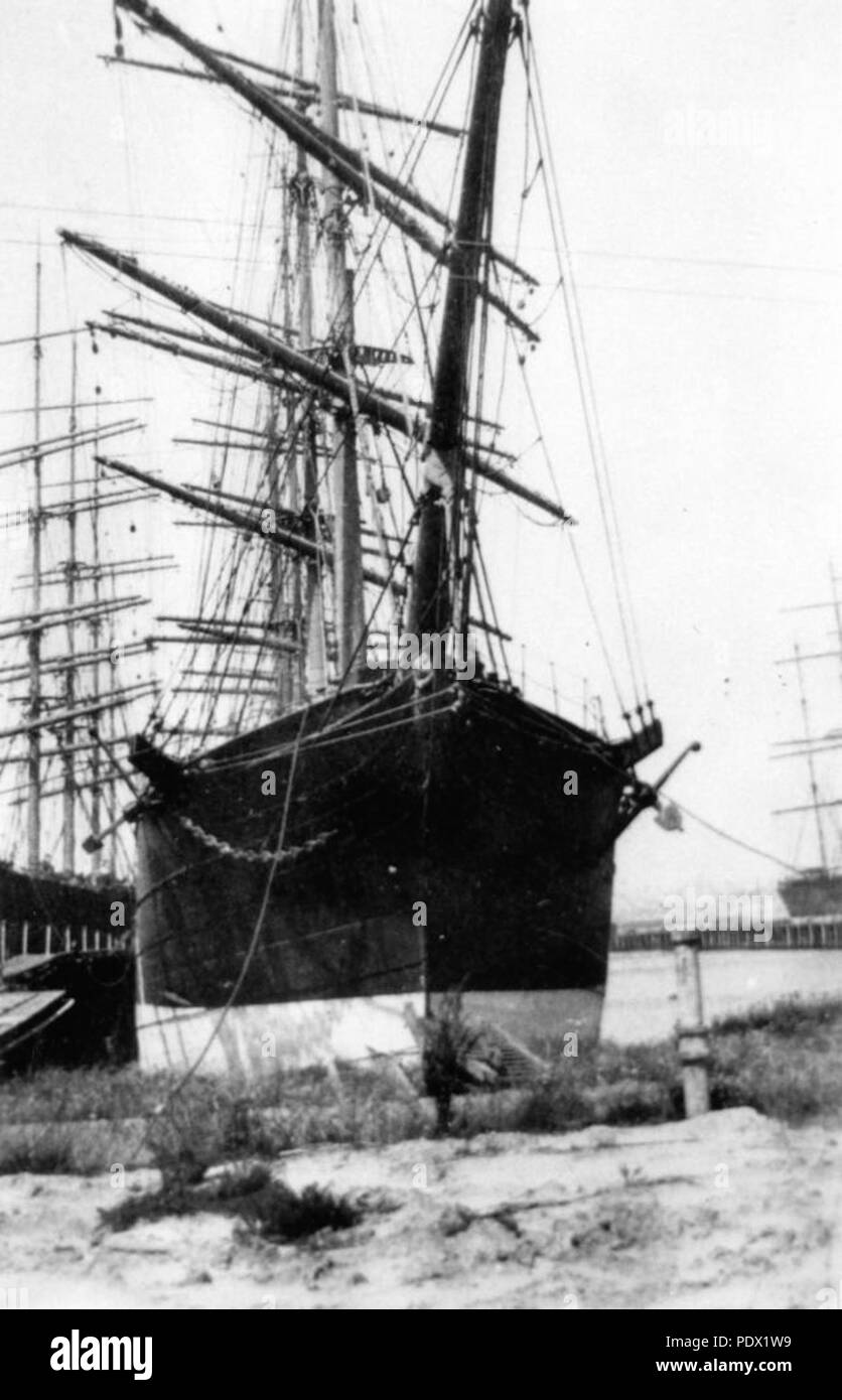 240 StateLibQld 1 171279 Stern von Frankreich (Schiff) Stockfoto