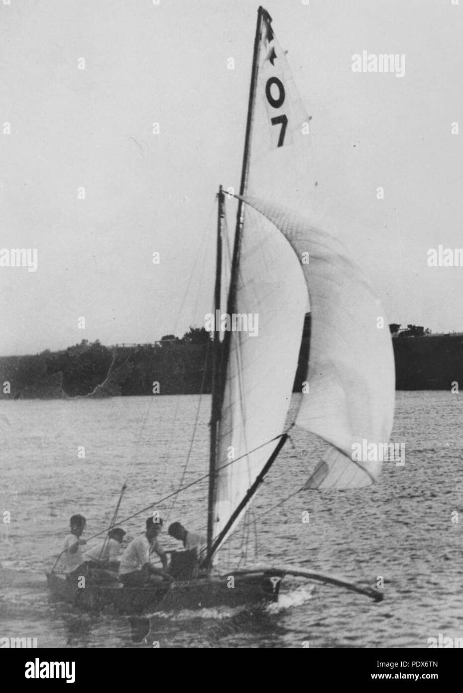 262 StateLibQld 1 296203 Wauwyn segeln Meister von 1930-1931 Von B. W. Tor, 1930 segelte, Stockfoto