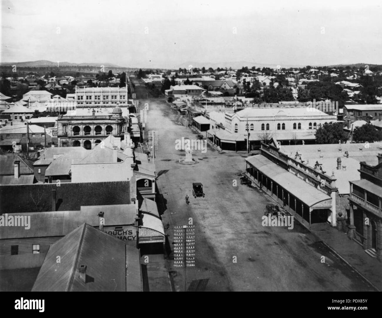 268 StateLibQld 1 52424 Blick entlang Palmerin Street, Warwick, aus dem Rathaus, Ca. 1916 Stockfoto