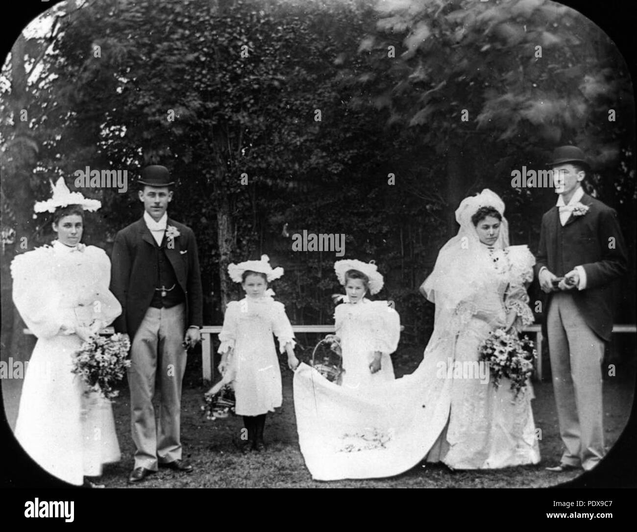 276 StateLibQld 1 89108 doppelte Hochzeit Ca. 1893 Stockfoto