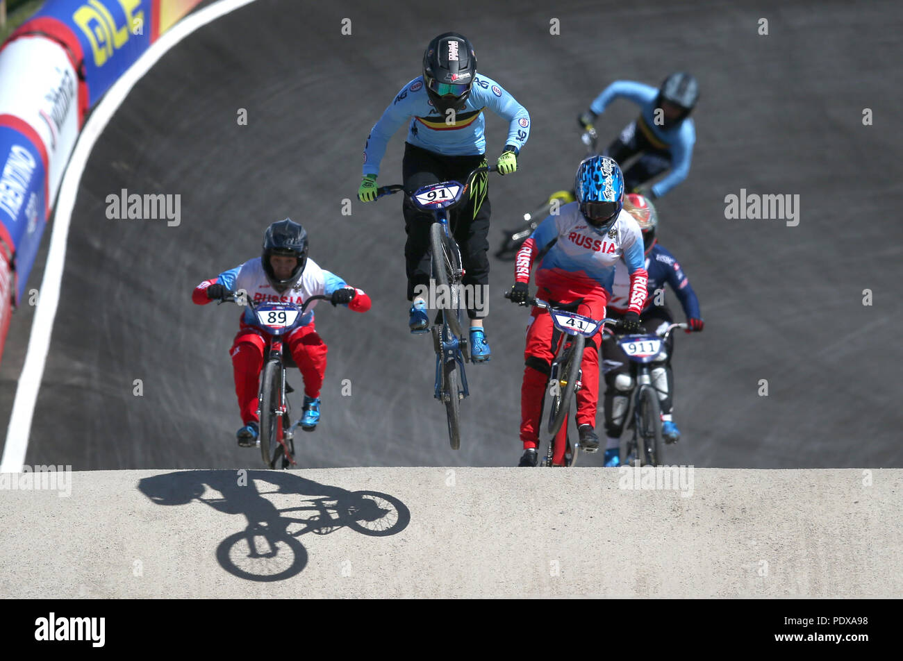 Belgiens Elke Vanhoof im Qualifying heizt von BMX der Frauen während der Tag neun der 2018 Europameisterschaften im Glasgow BMX Zentrum verfolgen. Stockfoto