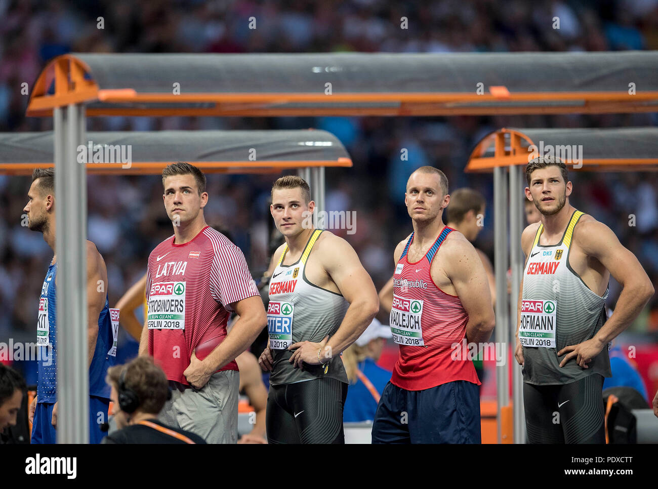 Prasentation Der Werfer Mit Nach Rechts Roland Strobinders Lat Johannes Vetter Ger Platz 5 Jakub Vadlejch Tschechische Republik Andreas Hofmann Ger Platz 2 Endgultige Speerwurf Der Manner Links Am 09 08 2018 Leichtathletik