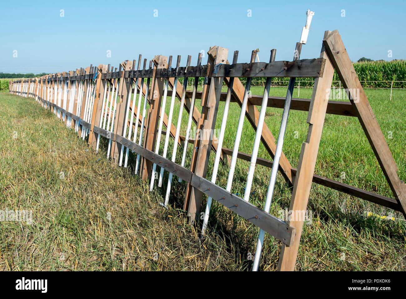 August 10, 2018 - Mason City, Iowa, USA-Rakete Regalen im outfield während der jährlichen Pyrotechnik Gilde International Convention auf der North Iowa Events Center. Betitelt "Blitz und Feuer", "der Konvent verfügt über Workshops, Wettbewerben und Vorführungen, darunter mehrere öffentliche Feuerwerk während der Veranstaltung." (Bild: © Brian Cahn über ZUMA Draht) Stockfoto