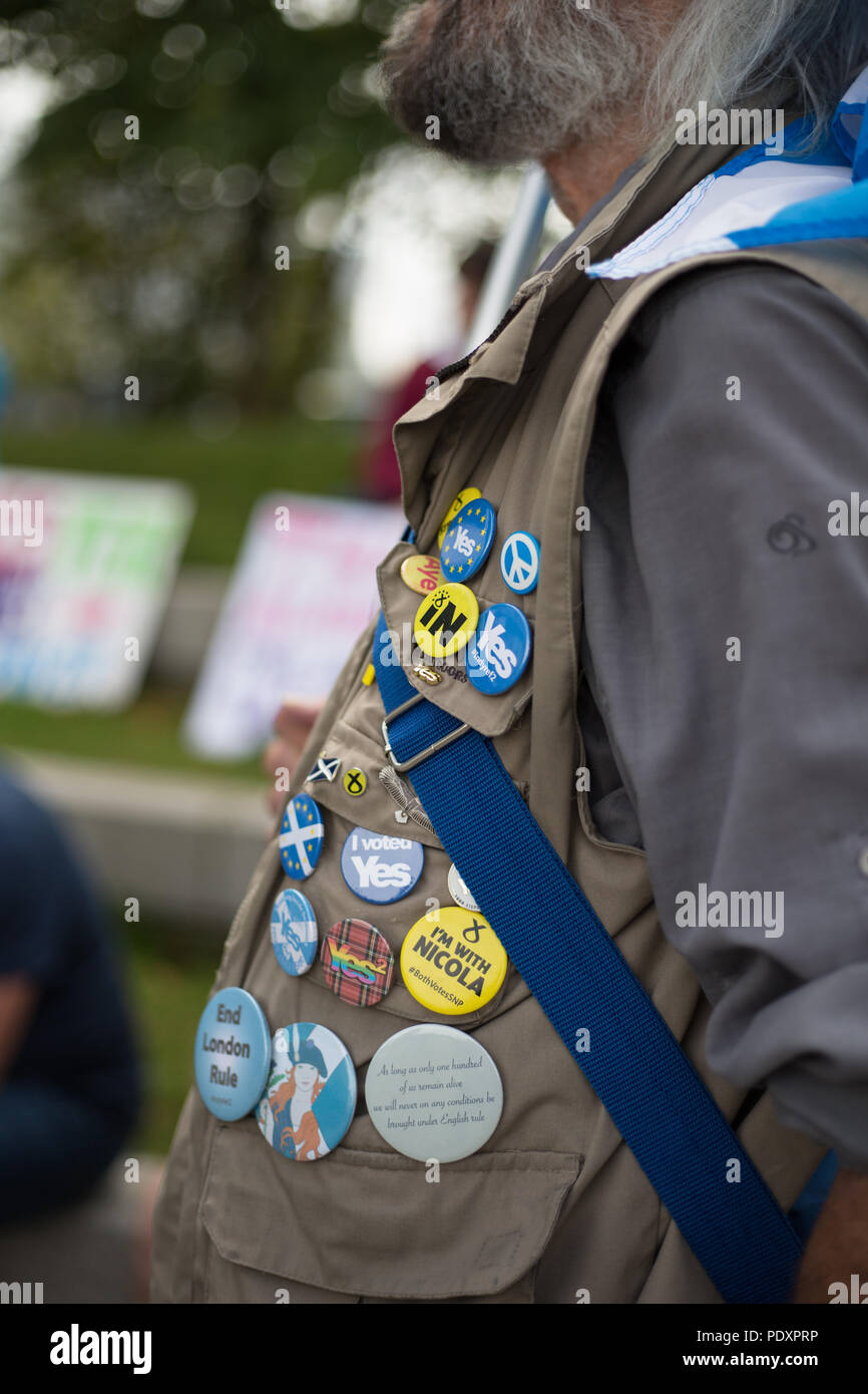 Glasgow, Schottland, am 11. August 2018. Pro-Scottish Unabhängigkeit Anhänger protestieren gegen eine wahrgenommene Vorurteile der BBC gegen Schottland und die pro-schottischen indpendence Bewegung. Etwa 300 Menschen nahmen an den Protesten außerhalb der BBC bei Pacific Quay, in Glasgow, Schottland. Bild: Jeremy Sutton-Hibbert / alamy Nachrichten. Stockfoto