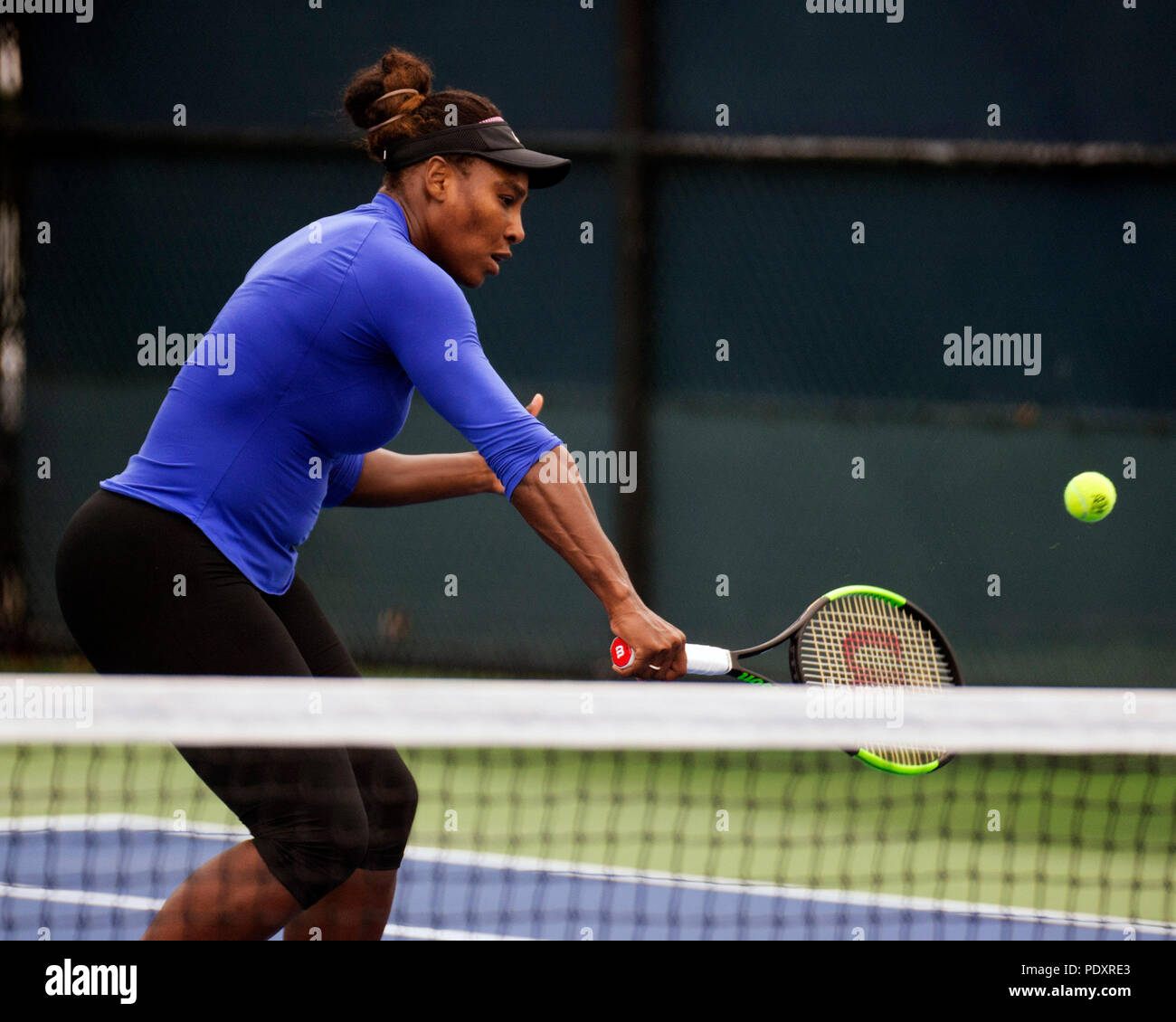 Ohio, USA, 11. August 2018: Serena Williams während der Praxis an der westlichen Süden öffnen, Mason, Ohio USA. Brent Clark/Alamy leben Nachrichten Stockfoto