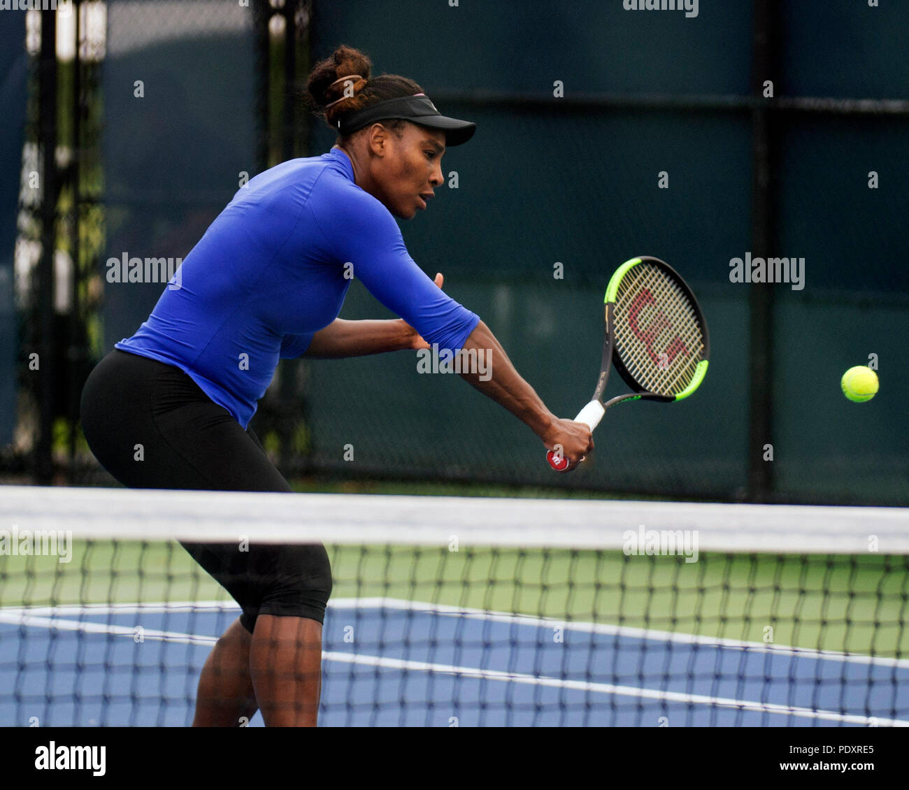 Ohio, USA, 11. August 2018: Serena Williams während der Praxis an der westlichen Süden öffnen, Mason, Ohio USA. Brent Clark/Alamy leben Nachrichten Stockfoto