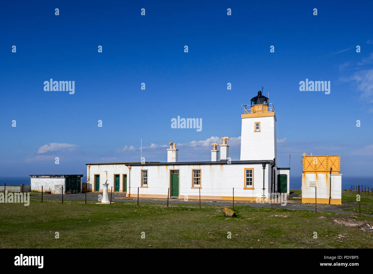Eshaness Leuchtturm/Esha Ness Leuchtturm von David Alan Stevenson auf dem Northmavine Halbinsel, Festland, Shetlandinseln, Schottland, Großbritannien Stockfoto
