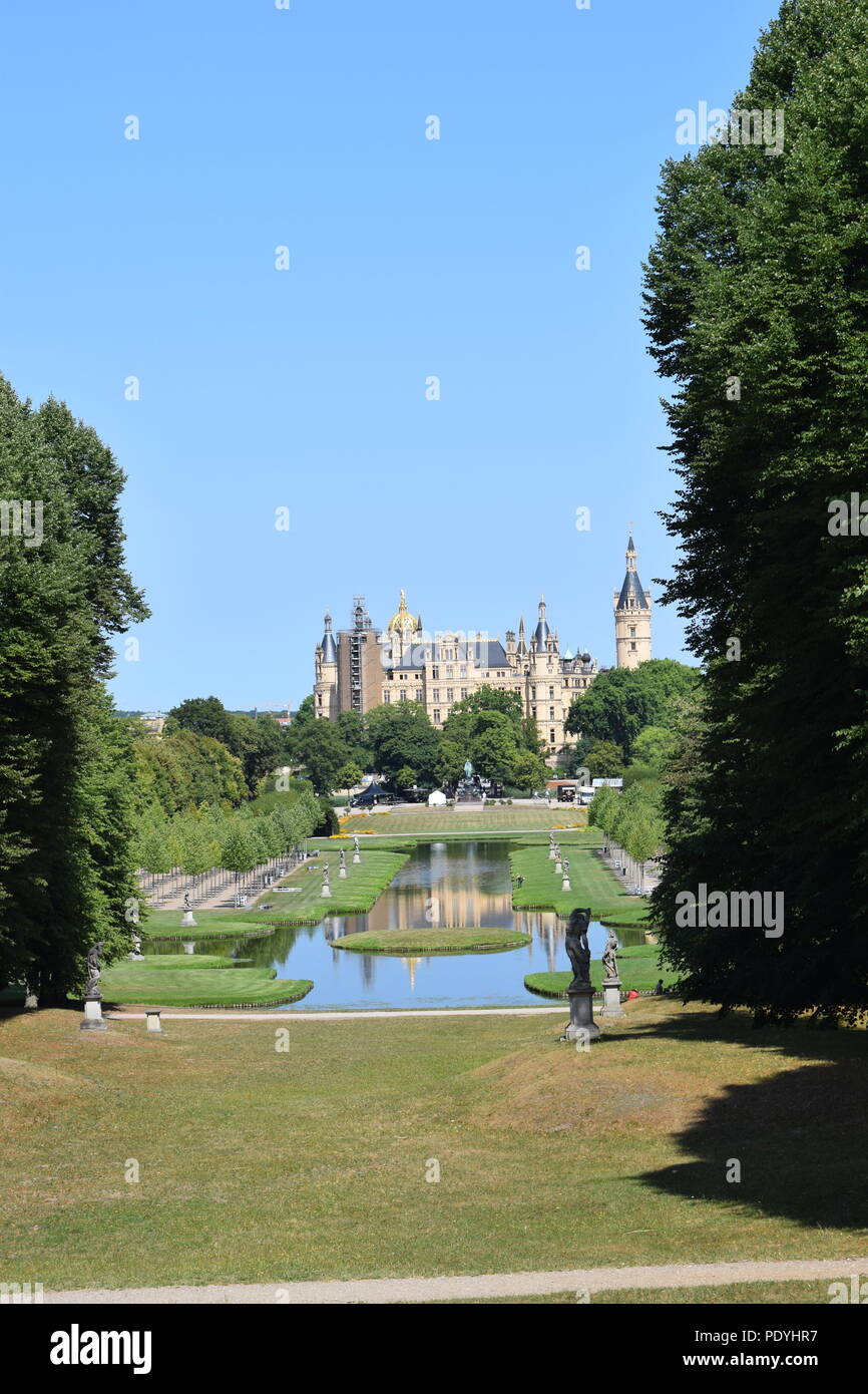 Schweriner schlossgarten Fotos und Bildmaterial in hoher Auflösung