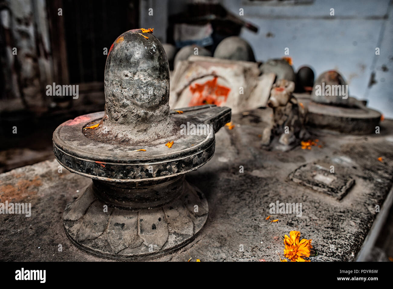 Religiöse hindu Altar in Varanasi Varanasi, Uttar Pradesh, Indien Stockfoto