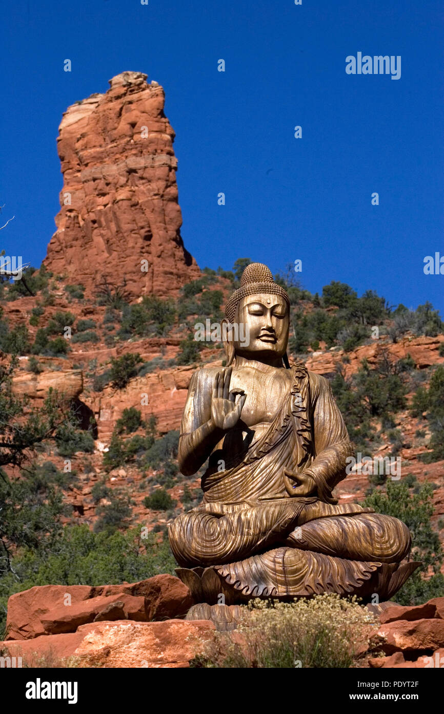 Sedona Amitabha Stupa und Peace Park, 36 Fuß Amitabha Stupa und den kleineren Tara Stupa für Gebet, Meditation, Heilung, und die Erfahrung des Friedens Stockfoto