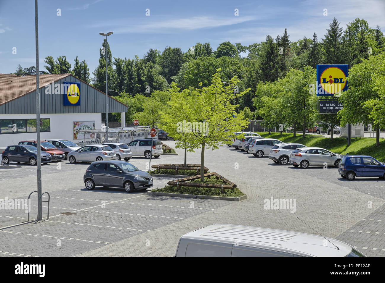 Varese, Italien - 25. Mai 2018: Lidl Stiftung & Co.KG ist eine deutsche globalen Rabatt Supermarktkette mit über 10.000 Geschäften in ganz Europa Stockfoto