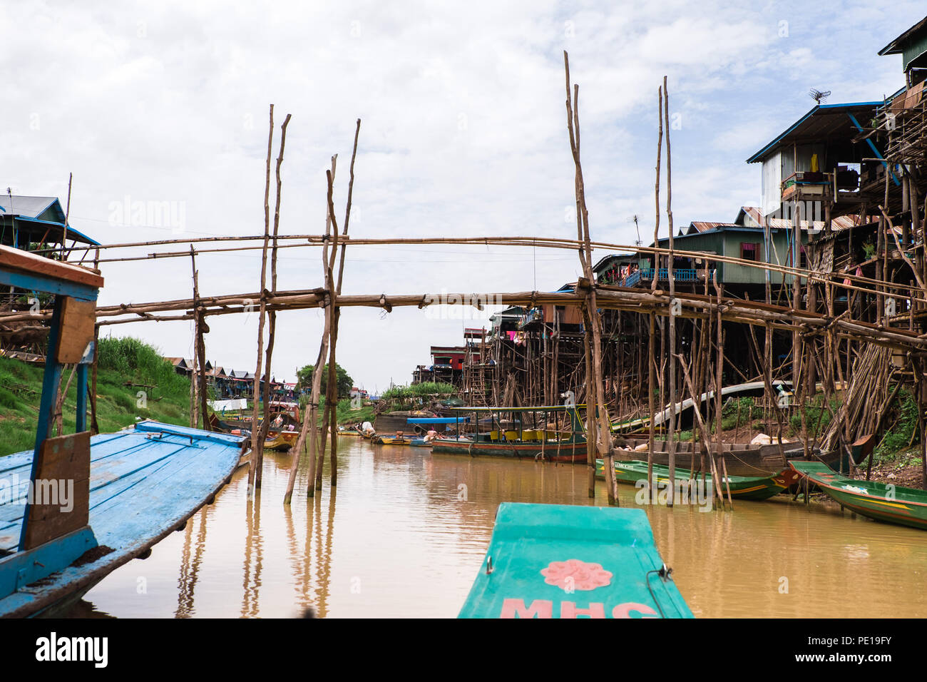 Kampong Phluk, einer der Kambodscha" schwimmender Dörfer" der Tonle Sap, während der trockenen Jahreszeit. Stockfoto
