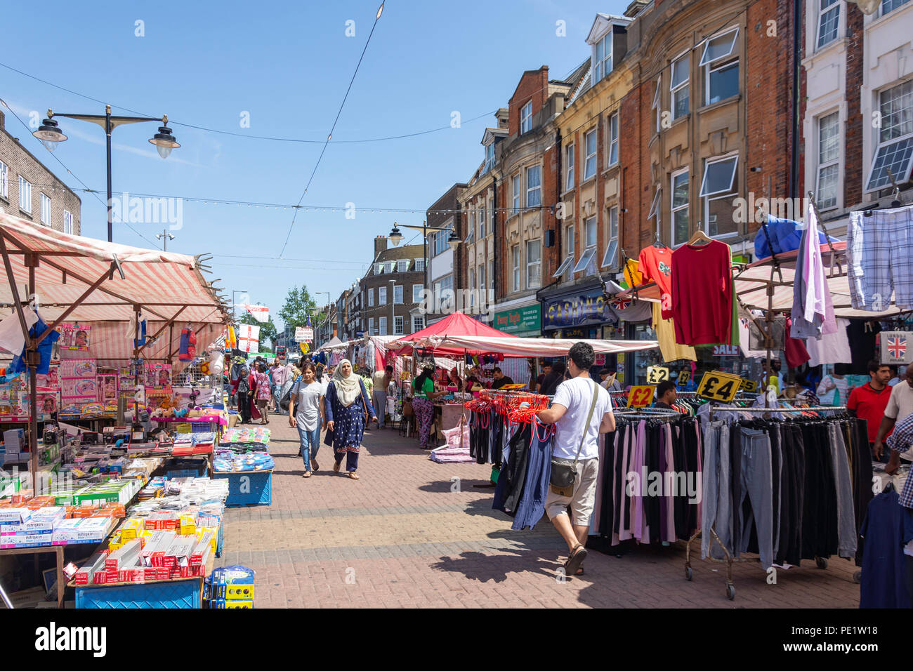 Bellen Street Market, East Street, Bellen, London Borough von Barnett, Greater London, England, Vereinigtes Königreich Stockfoto