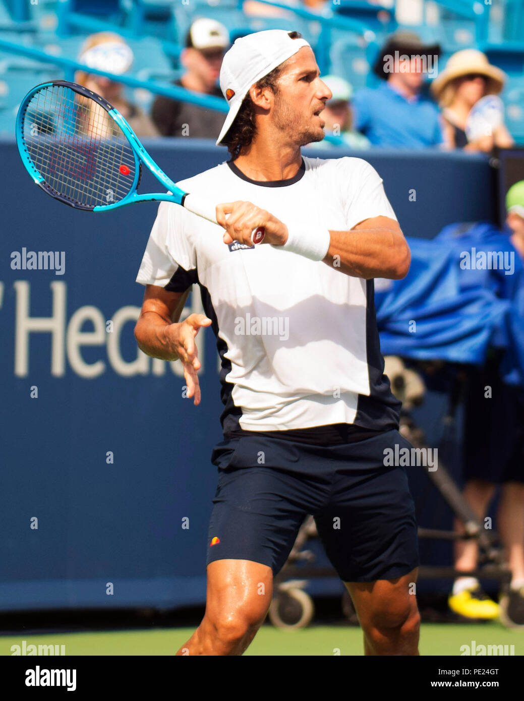 Ohio, USA. 11. August 2018: Feliciano Lopez (ESP) schlägt den Ball zurück zu Marcos Baghdatis (CYP) Am westlichen Süden öffnen, Mason, Ohio, USA. Brent Clark/Alamy leben Nachrichten Stockfoto