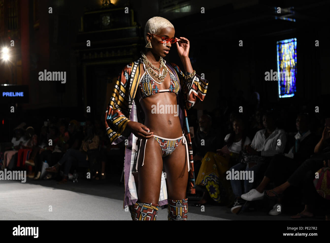 London, Großbritannien. 11. August 2018. Designer Preline präsentiert das neueste Kollektion an der Afrika Fashion Week London (AFWL) an Freimaurer' Hall am 11. August 2018, London, UK. Bild Capital/Alamy leben Nachrichten Stockfoto