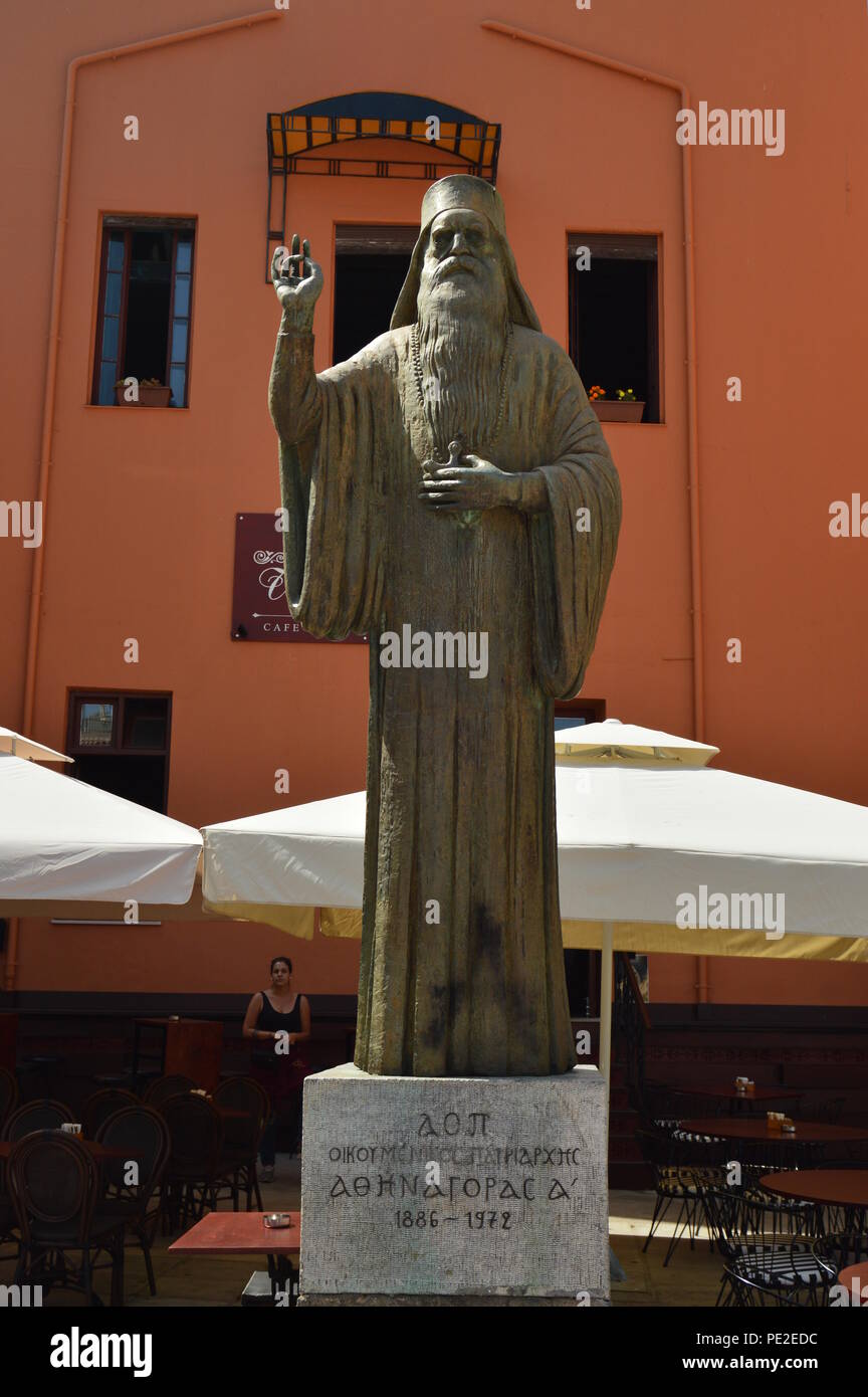 Statue von Athenagoras I. In einem Quadrat von Chania. Geschichte