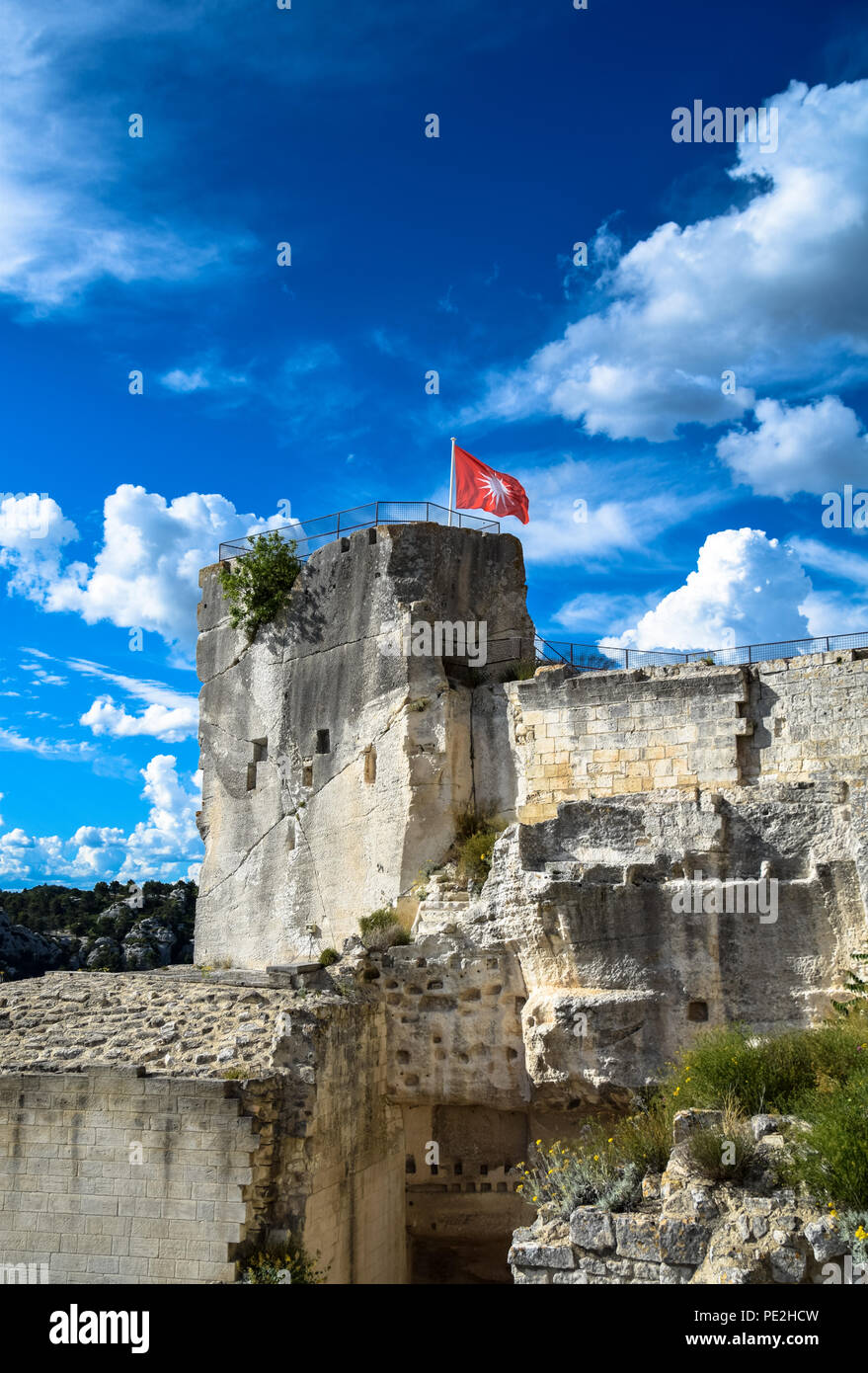 Ruinen der Burg und Zitadelle von Les-Baux-de-Provence in Alpilles Region in Frankreich Stockfoto